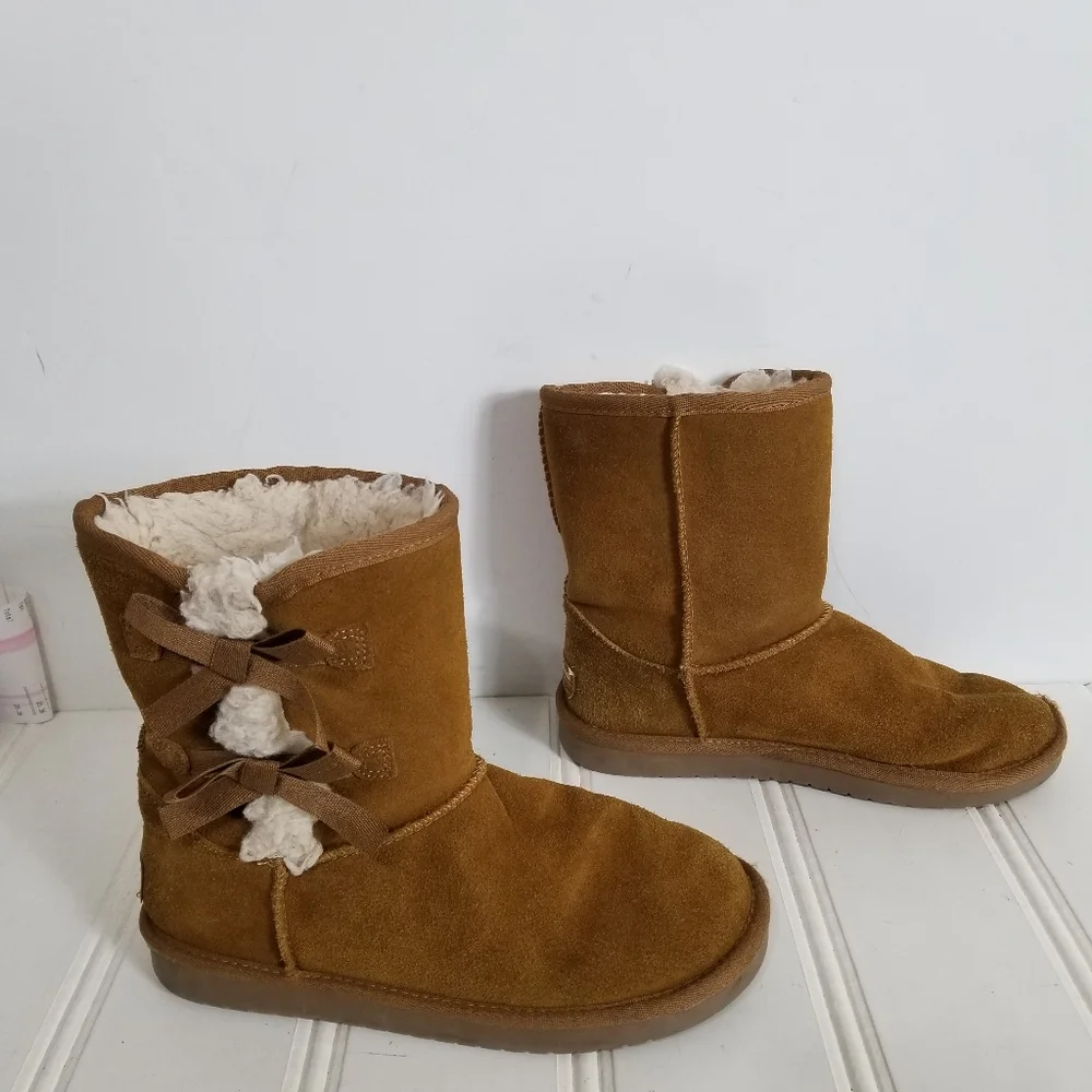 Koolaburra UGG Victoria Short Boots Girls 4 Bow Suede Faux Fur Chestnut Brown